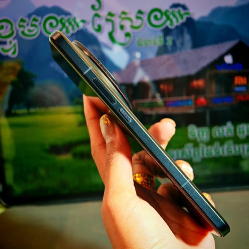 Xiaomi 15 Ultra Global ស្អាត 99% (វ៉ៃដូរបាន)មានធានាច្បាស់លាស់ត្រឹមត្រូវ