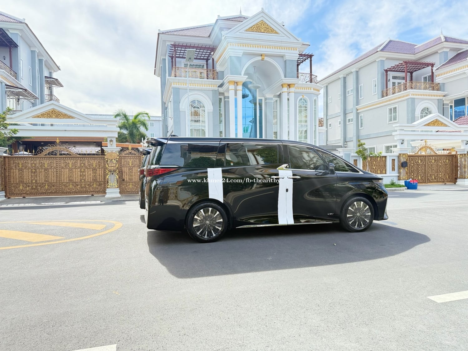 TOYOTA ALPHARD 2024
