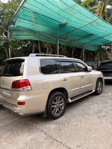 093226792 Lexus Lx570 2014 Sport Full Option ធានាឡាន មិនមាន បុកប៉ះ