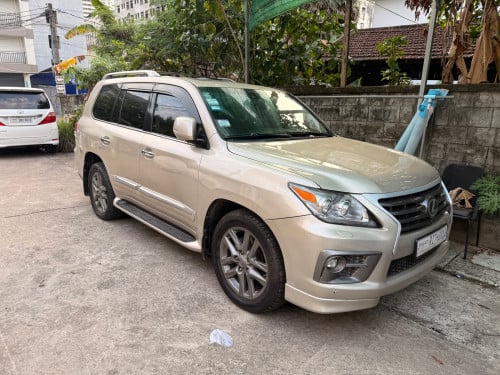 093226792 Lexus Lx570 2014 Sport Full Option ធានាឡាន មិនមាន បុកប៉ះ
