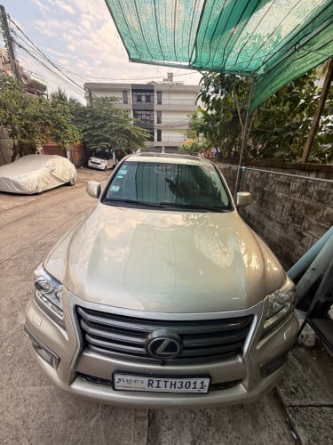 093226792 Lexus Lx570 2014 Sport Full Option ធានាឡាន មិនមាន បុកប៉ះ