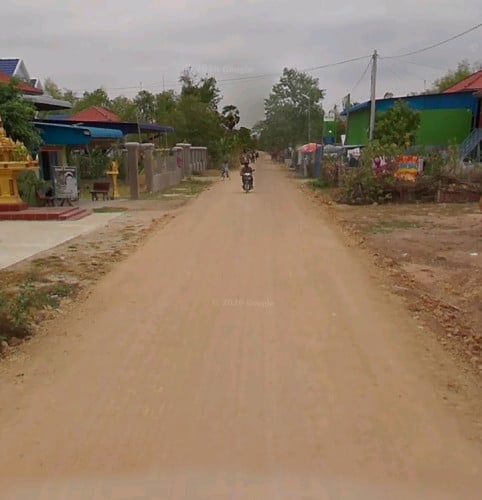 ឡៃឡុងបន្ទាន់​ ជាប់ផ្លូវ30m