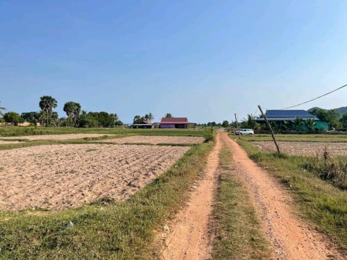 ដីលក់បន្ទាន់ ក្រុងកែប (37,999$ចរចារ ត្រូវថ្លៃFreeកាត់ប្លង់ជូន)
