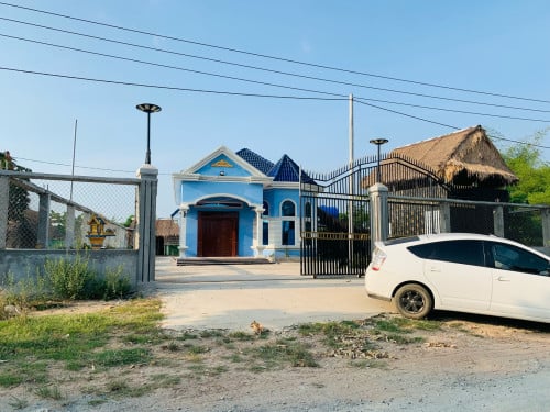 ផ្ទះនៅកំពង់ស្ពឺ ត្រូវការលក់បន្ទាន់
