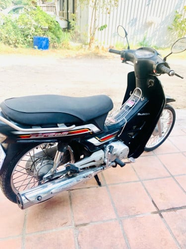 សង់​ 014​ម៉ូតូ​ស្អាត​ មាន​ពន្ធ​កាត​គ្រី​ តម្លៃ​ចរចារ​