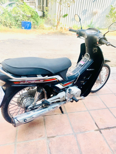 សង់​ 014​ម៉ូតូ​ស្អាត​ មាន​ពន្ធ​កាត​គ្រី​ តម្លៃ​ចរចារ​