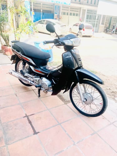 សង់​ 014​ម៉ូតូ​ស្អាត​ មាន​ពន្ធ​កាត​គ្រី​ តម្លៃ​ចរចារ​
