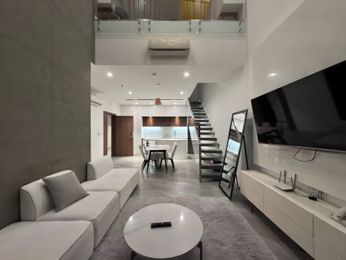 𝐅𝐨𝐫 𝐑𝐞𝐧𝐭: Duplex 2-Bedroom Apartment – Chroy Changvar