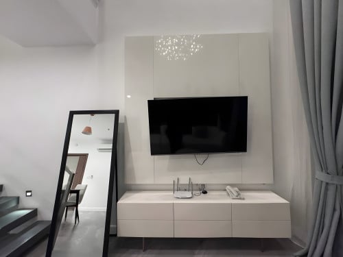 𝐅𝐨𝐫 𝐑𝐞𝐧𝐭: Duplex 2-Bedroom Apartment – Chroy Changvar