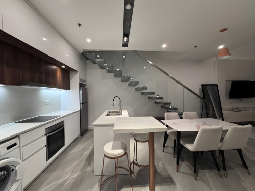 𝐅𝐨𝐫 𝐑𝐞𝐧𝐭: Duplex 2-Bedroom Apartment – Chroy Changvar
