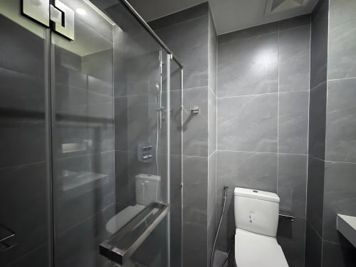 ๐
๐จ๐ซ ๐๐๐ง๐ญ: Duplex 3-Bedroom Apartment โ Chroy Changvar