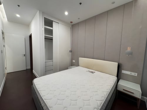 ๐
๐จ๐ซ ๐๐๐ง๐ญ: Duplex 3-Bedroom Apartment โ Chroy Changvar