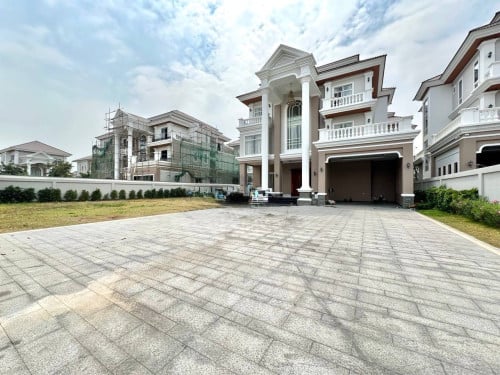 វីឡាឃ្វីនសម្រាប់ជួល | Queen villa for rent (បុរី​ប៉េងហួតបឹងស្នោ)