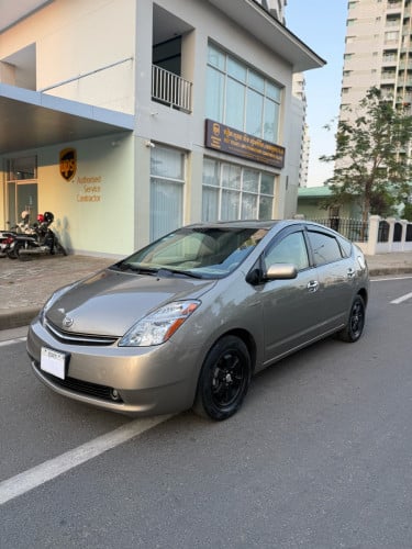 2006 full option ឡានស្អាតអត់ច្រេះពិន្ទុល្អ អាគុយតែម3ឆ្នាំ2014 9900$