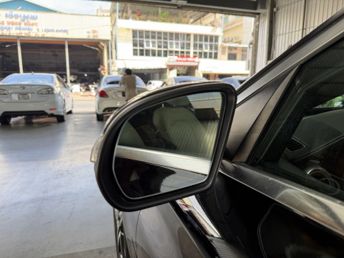 2015 Mercedes-Benz C300 AMG Line​ មានភ្លើង3ពណ៌ កៅអីក្តៅត្រជាក់
