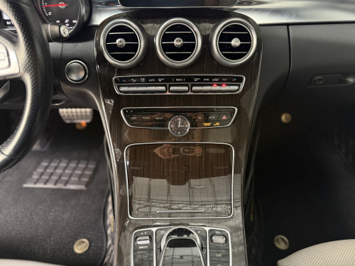 2015 Mercedes-Benz C300 AMG Line​ មានភ្លើង3ពណ៌ កៅអីក្តៅត្រជាក់