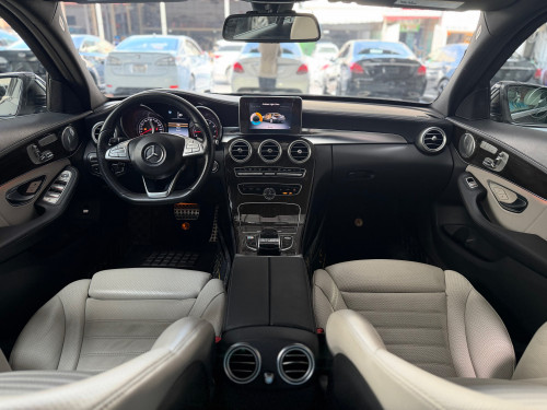 2015 Mercedes-Benz C300 AMG Line​ មានភ្លើង3ពណ៌ កៅអីក្តៅត្រជាក់