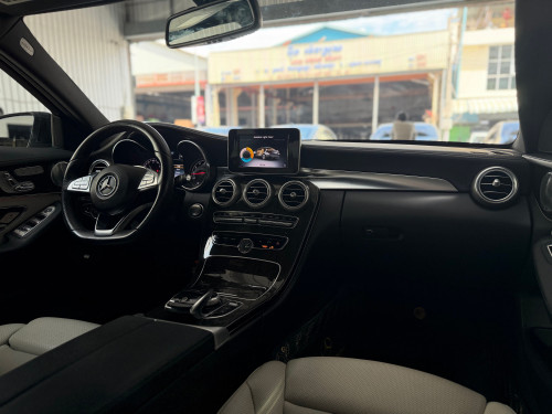 2015 Mercedes-Benz C300 AMG Line​ មានភ្លើង3ពណ៌ កៅអីក្តៅត្រជាក់