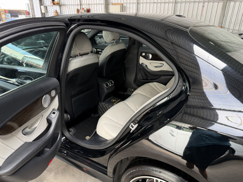 2015 Mercedes-Benz C300 AMG Line​ មានភ្លើង3ពណ៌ កៅអីក្តៅត្រជាក់