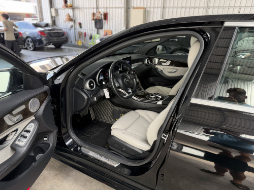 2015 Mercedes-Benz C300 AMG Line​ មានភ្លើង3ពណ៌ កៅអីក្តៅត្រជាក់