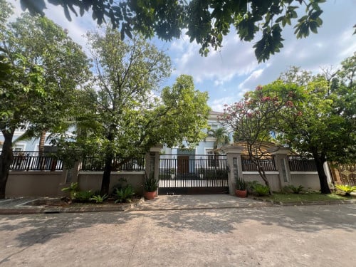 5 Bedroom Villa for Rent in Borey Angkor AEON2