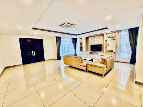 6 Bedrooms Queen Villa for RENT in Borey Chip Mong 60M near New Airport