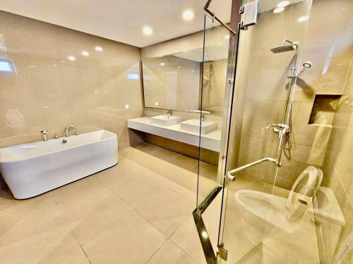 6 Bedrooms Queen Villa for RENT in Borey Chip Mong 60M near New Airport