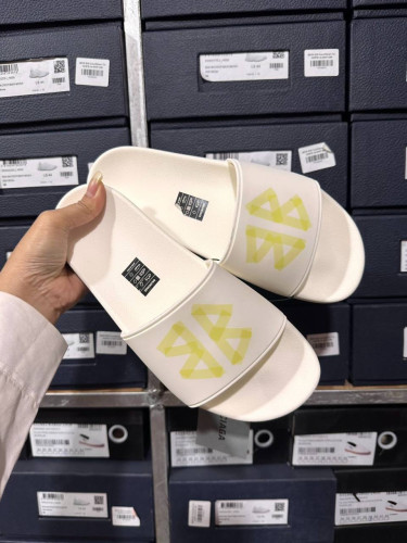 Balenciaga men and women sandals