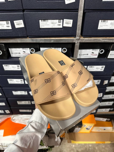 Balenciaga men and women sandals