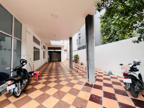 BKK1 House for Rent 金边BKK1整栋出租