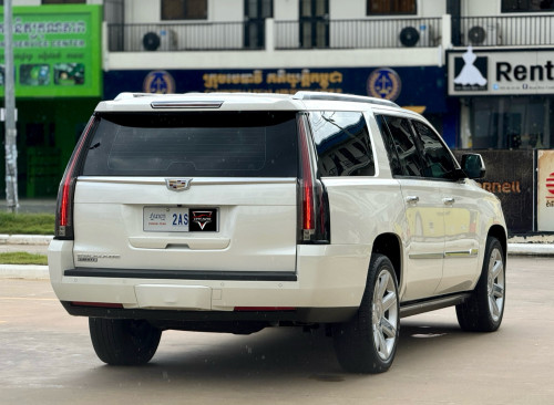 ESCALADE CADILLAC 2015 Full Option