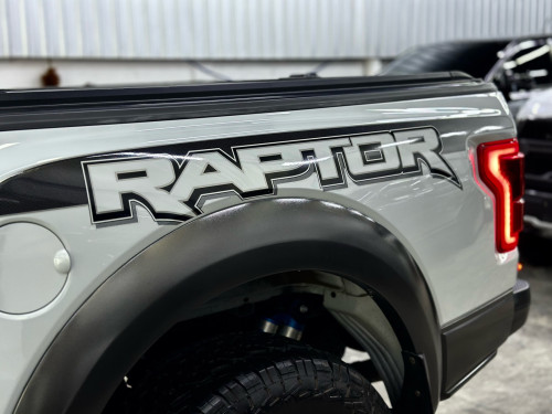 Ford F-150 Raptor 2017 Performance