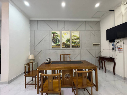 House for rent near two lions