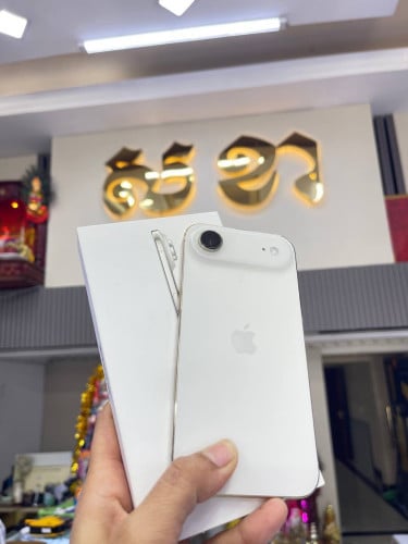 iPhone Air 256G 99% (battery 100%)
