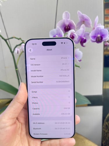 iPhone Air 256G 99% (battery 100%)