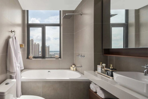 Large 2 Bedrooms Apartment for Sale | Peninsula