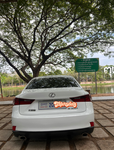 Lexus is200t 2016 លក់បន្ទាន់