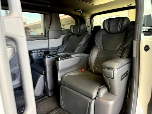 LEXUS LM350H 2024 7Seater