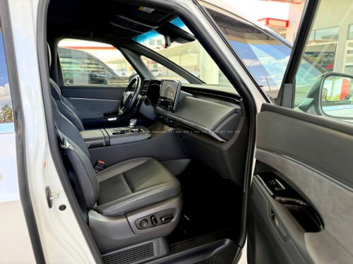 LEXUS LM350H 2024 7Seater