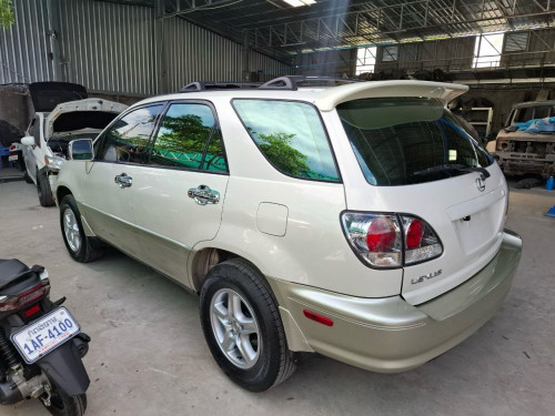 LEXUS RX300 2000 P1