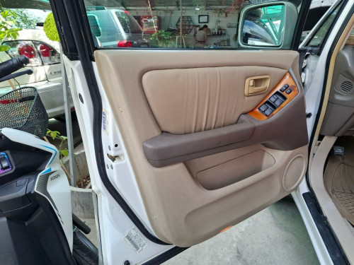 LEXUS RX300 2000 P1