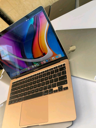 Macbook Airឆ្នាំ2020 New Battery
