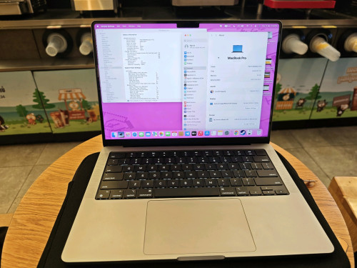 Macbook m1 pro 14 inch(free charger)