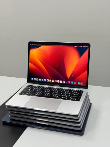 Macbook Pro 2017 (ថ្មីស្អាត 99%)