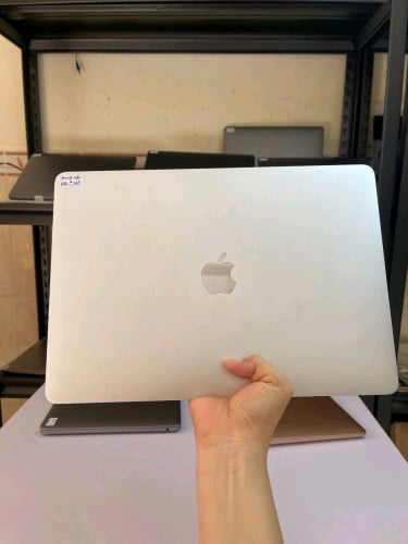 Macbook Proឆ្នាំ2017 Touch Bar