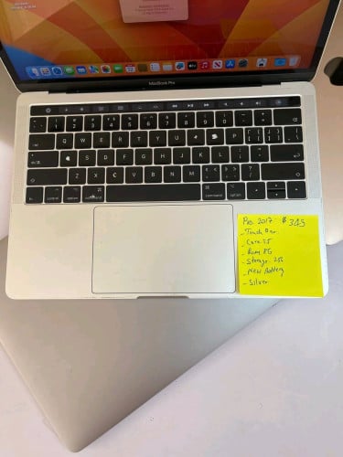 Macbook Proឆ្នាំ2017 Touch Bar
