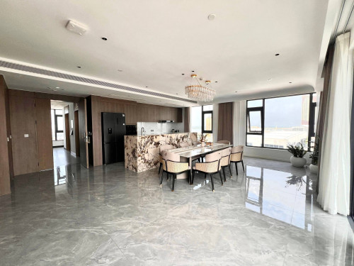 Penthouse 3-Bedroom Apartment 顶层豪华三卧室公寓