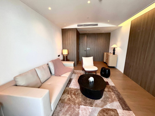 Penthouse 3-Bedroom Apartment 顶层豪华三卧室公寓