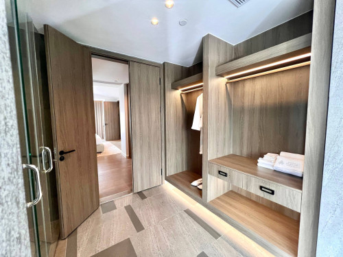 Penthouse 3-Bedroom Apartment 顶层豪华三卧室公寓