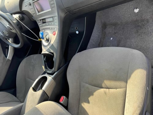 Prius 015 សាង​ 16800$